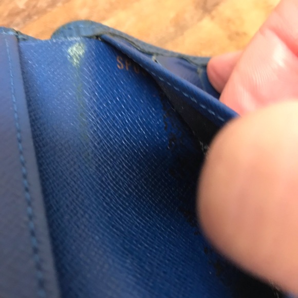 Louis Vuitton Epi Leather Mini Snap Wallet - Picture 11 of 11